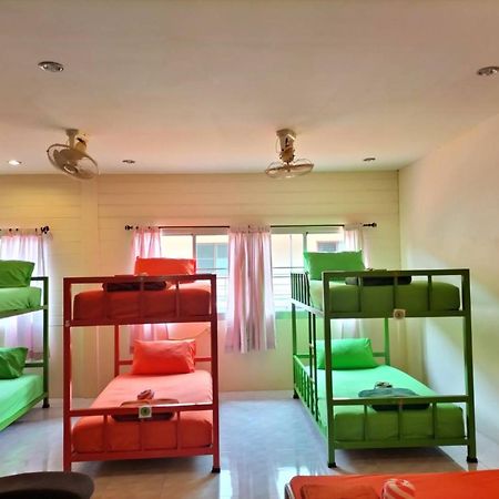 Lotus Hostel Beach 코타오 외부 사진