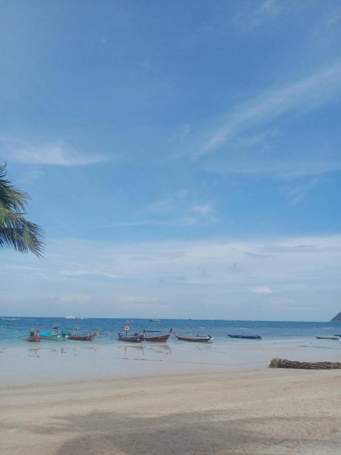 Lotus Hostel Beach 코타오 외부 사진