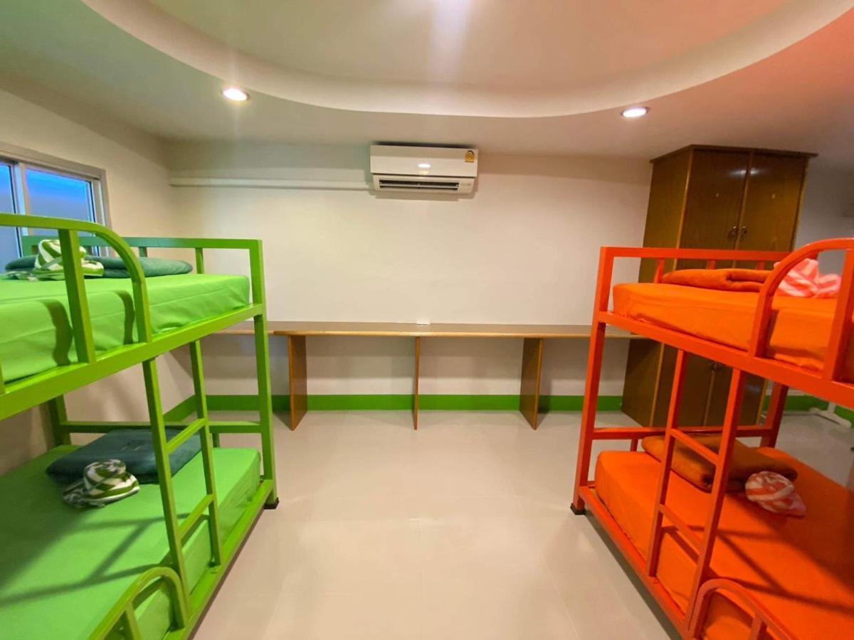 Lotus Hostel Beach 코타오 외부 사진