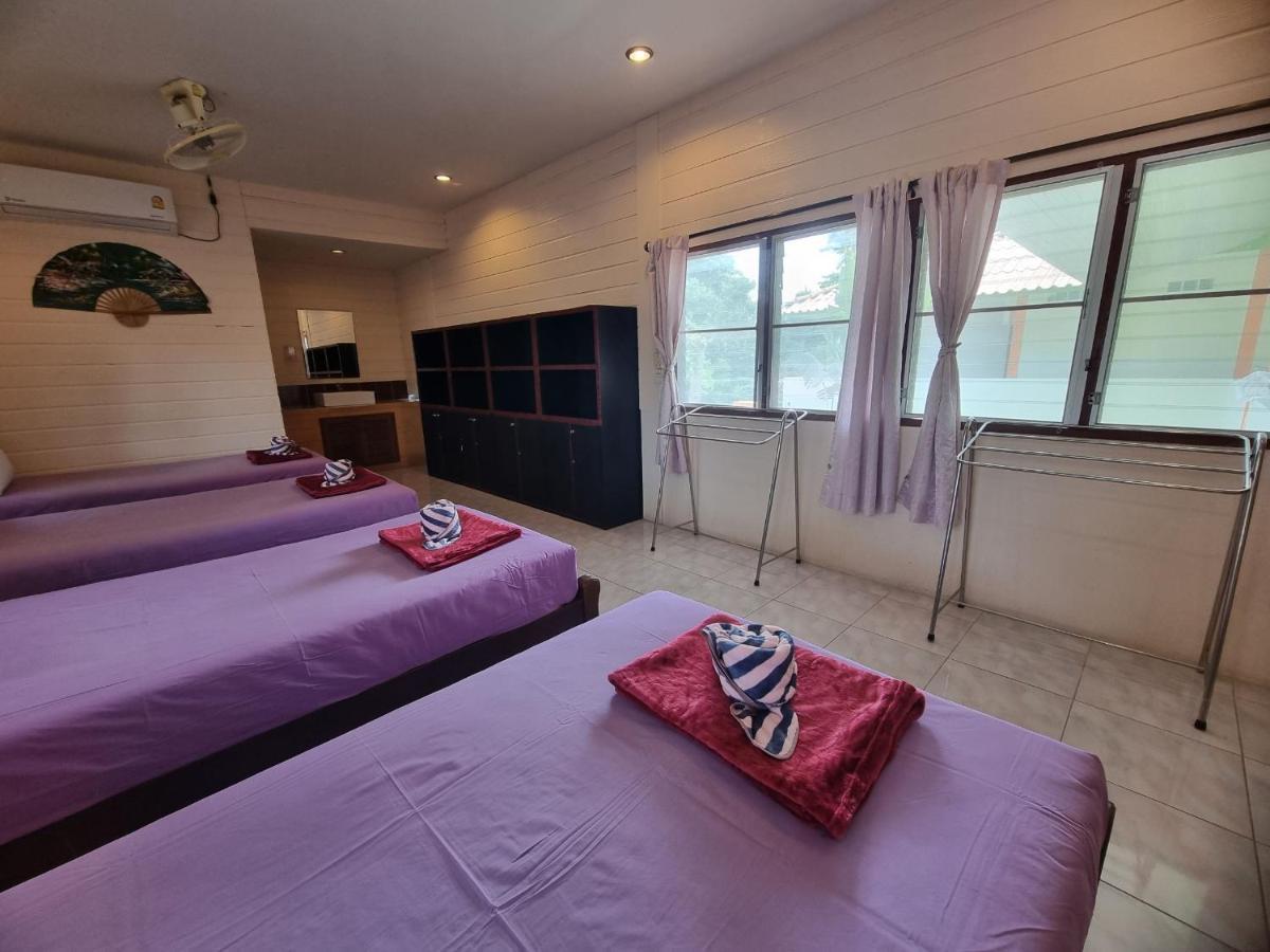 Lotus Hostel Beach 코타오 외부 사진