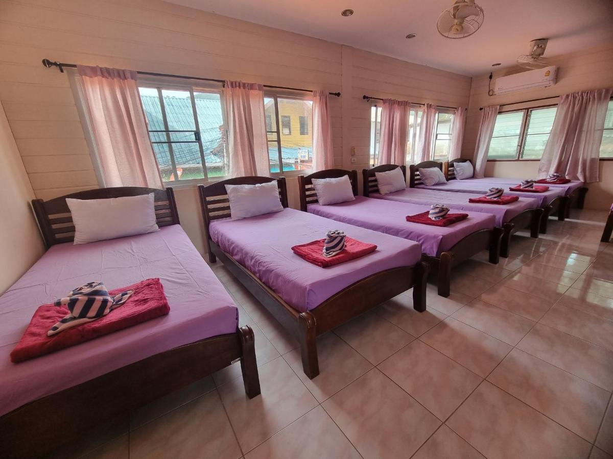 Lotus Hostel Beach 코타오 외부 사진