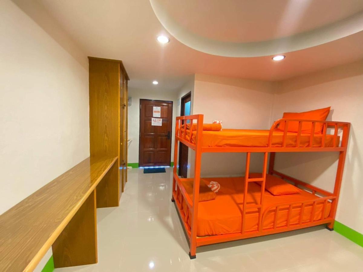 Lotus Hostel Beach 코타오 외부 사진