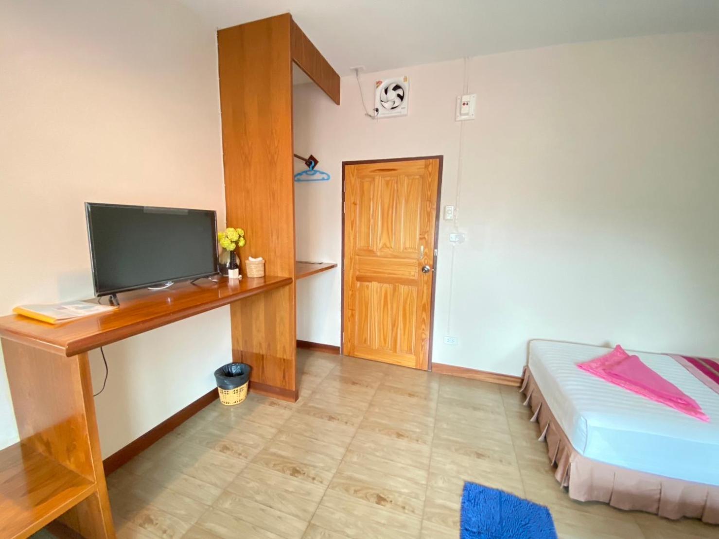 Lotus Hostel Beach 코타오 외부 사진