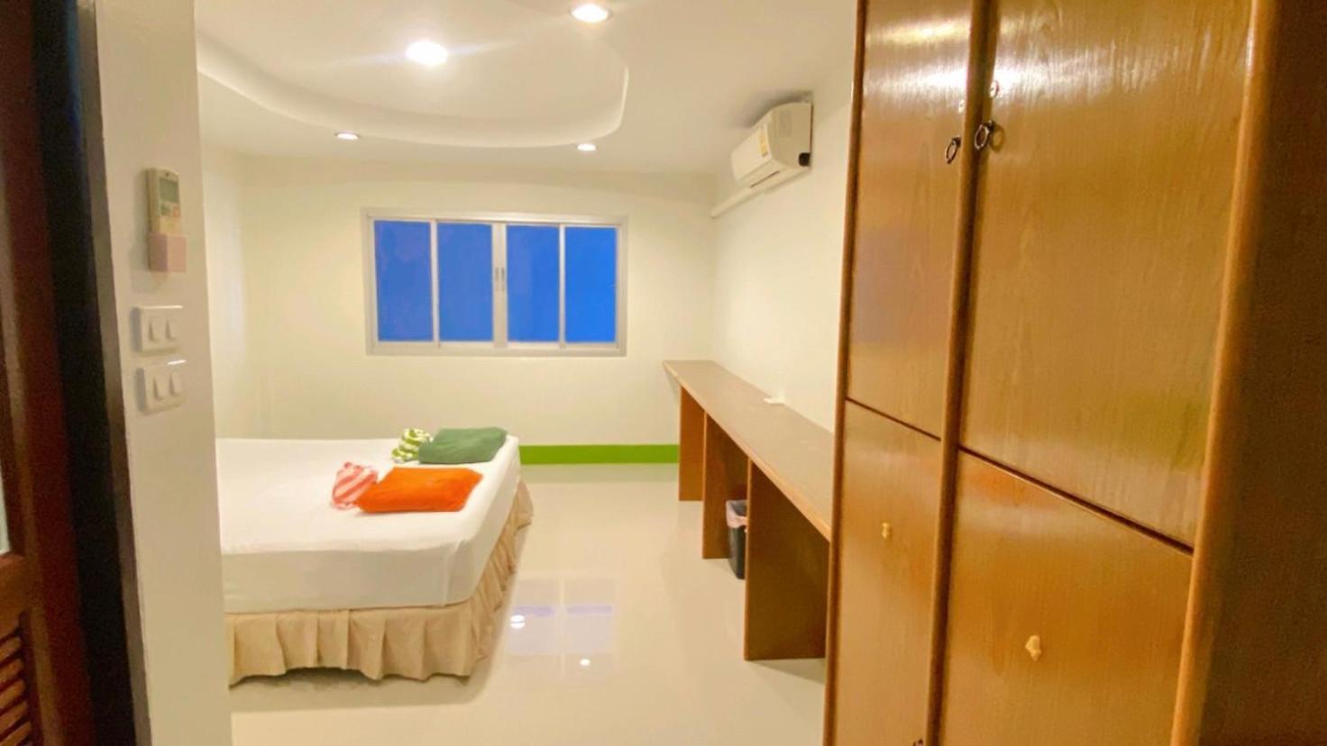 Lotus Hostel Beach 코타오 외부 사진