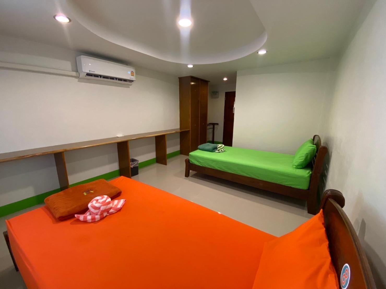 Lotus Hostel Beach 코타오 외부 사진