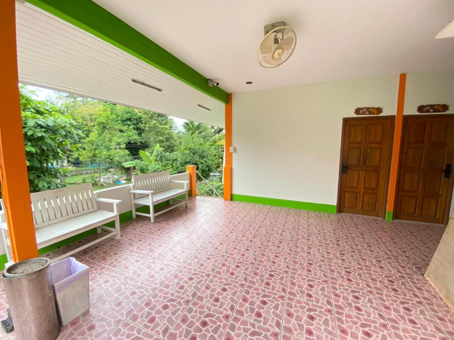 Lotus Hostel Beach 코타오 외부 사진