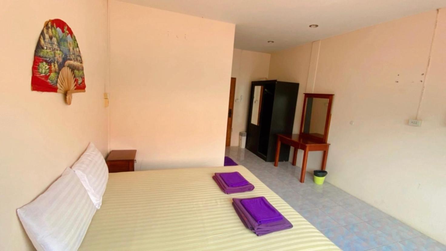 Lotus Hostel Beach 코타오 외부 사진