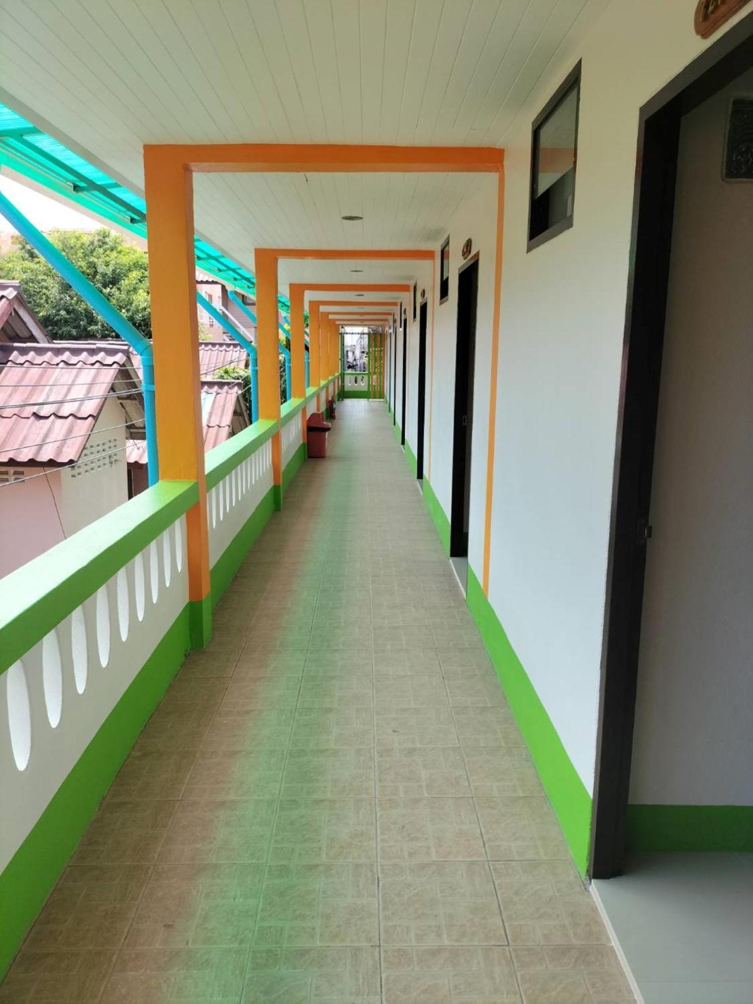 Lotus Hostel Beach 코타오 외부 사진