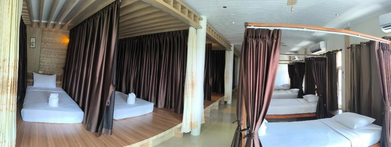 Lotus Hostel Beach 코타오 외부 사진