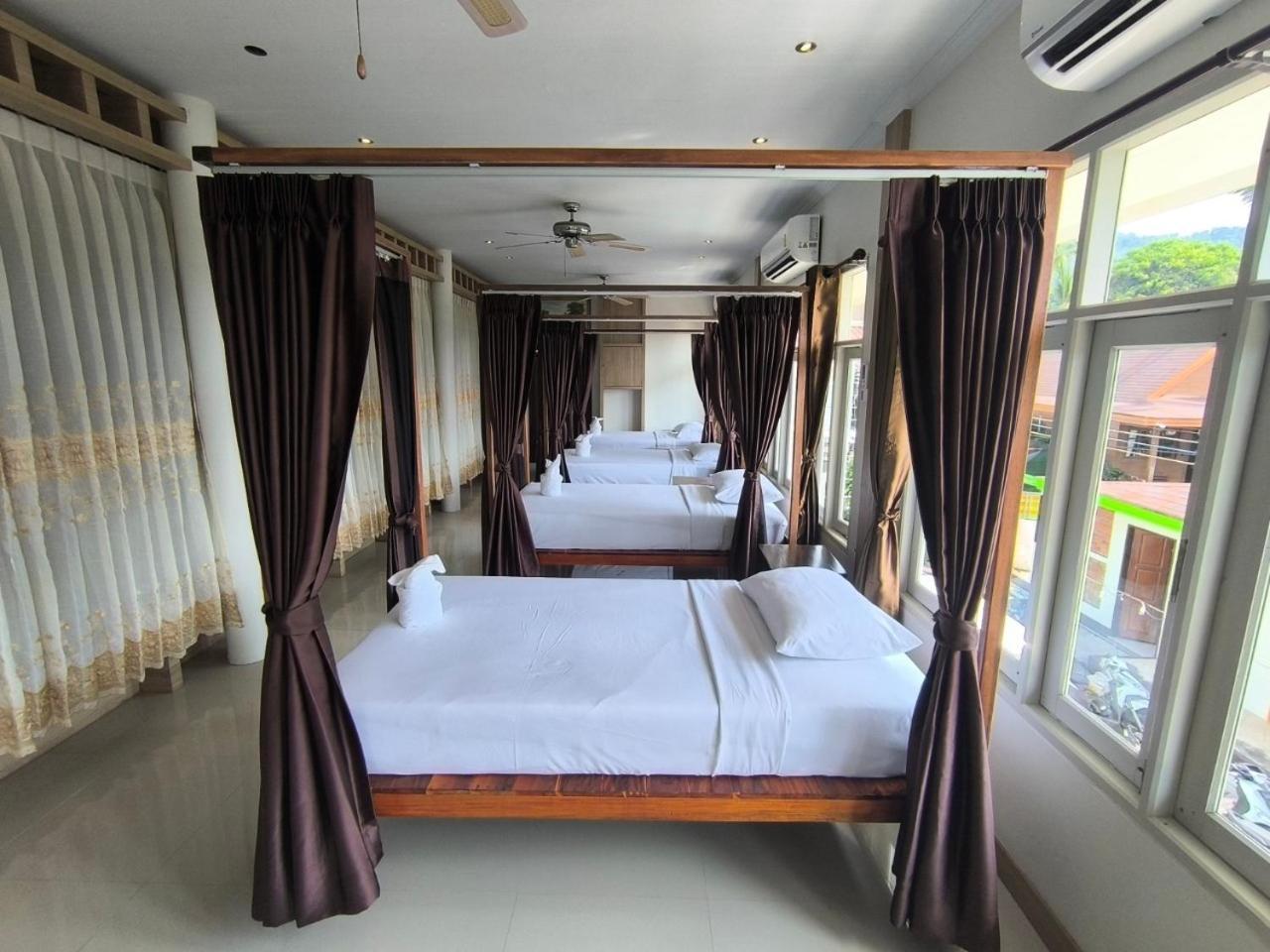 Lotus Hostel Beach 코타오 외부 사진